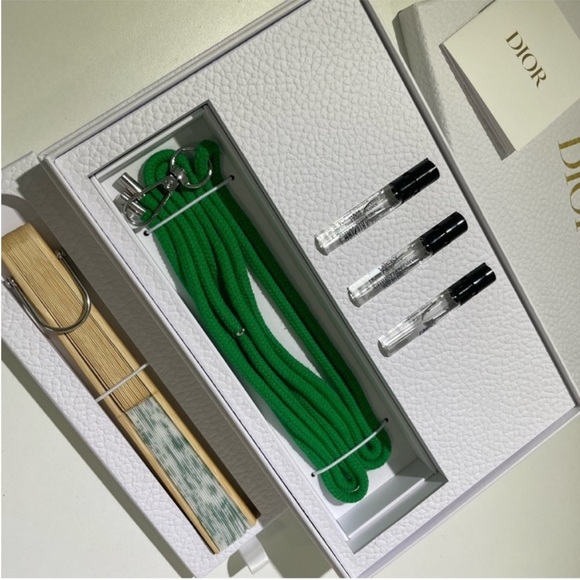 Dior beauty gift mini folding fan set - Picture 7 of 15
